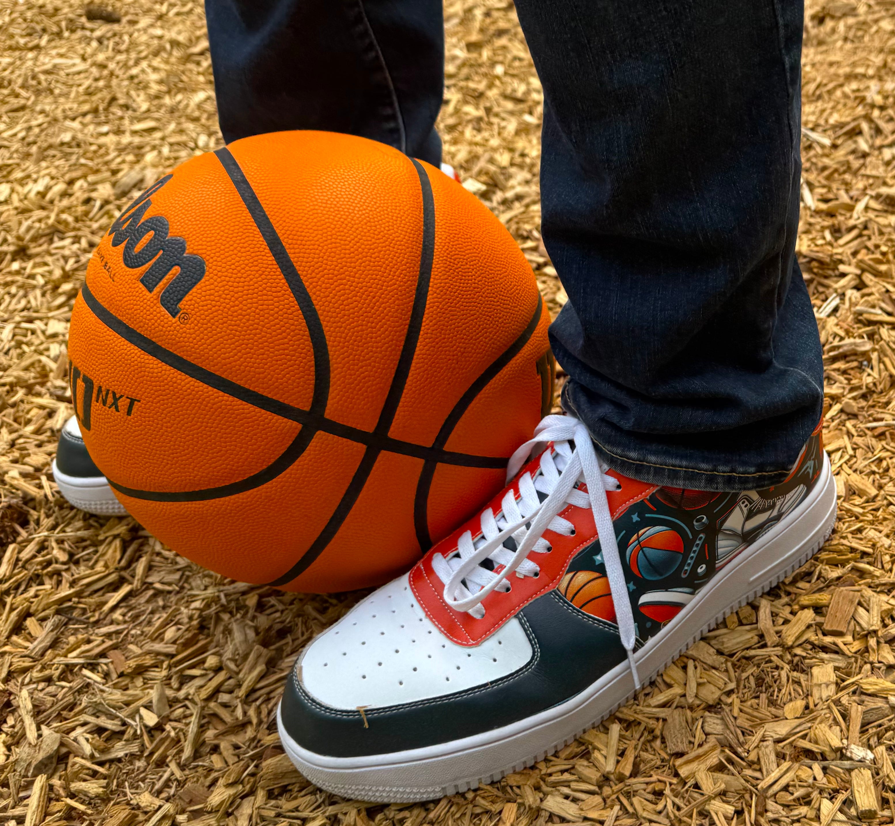 BASKETBALL SNEAKERS