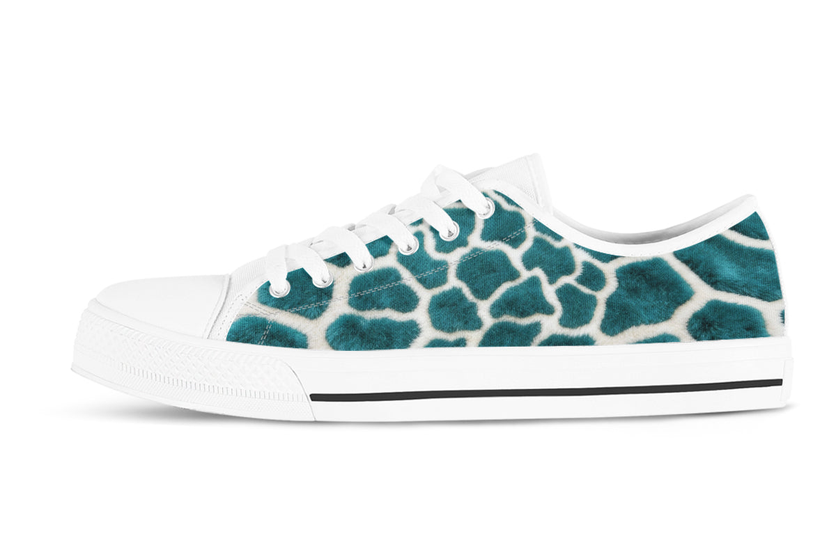 Giraffe Print Sneakers: Teal Giraffe Print Pattern Low Top Sneakers