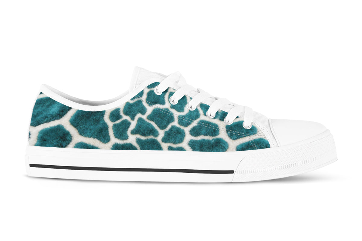 Giraffe Print Sneakers: Teal Giraffe Print Pattern Low Top Sneakers