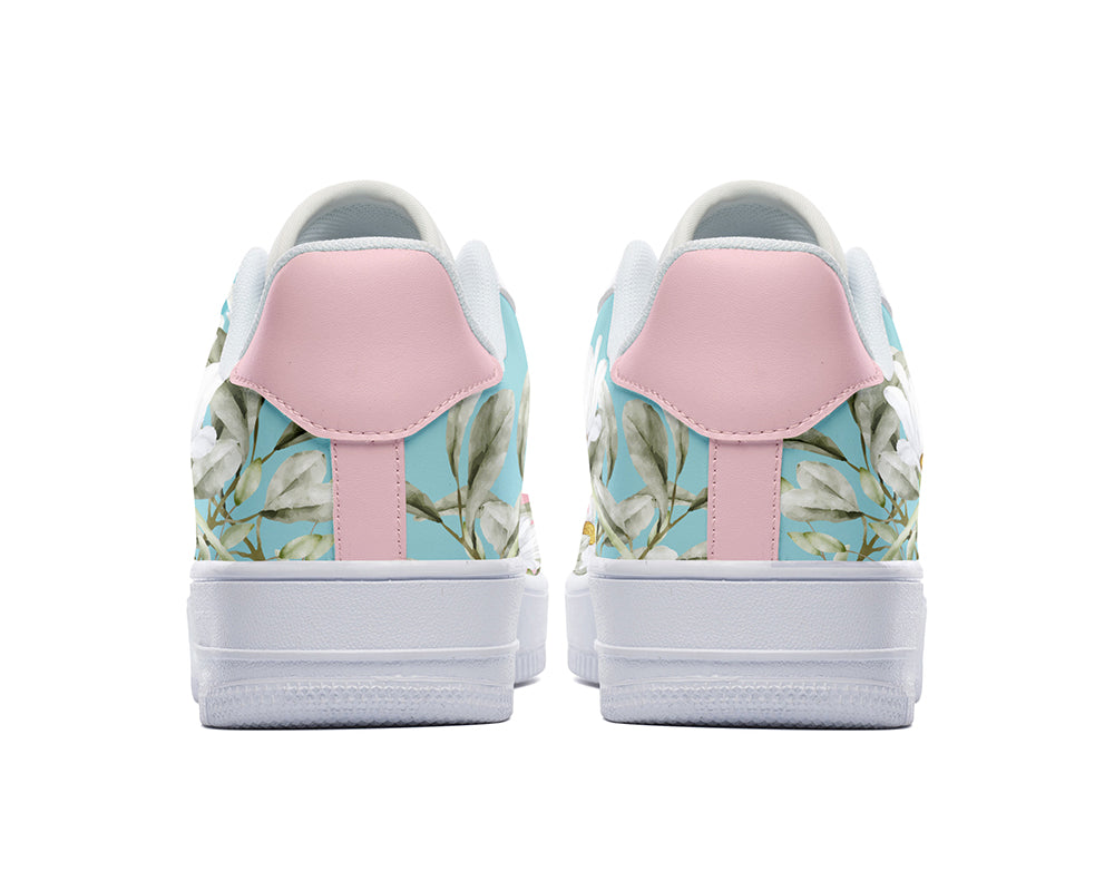 Daisy Sneakers: Daisy Flower Pattern Court Sneakers