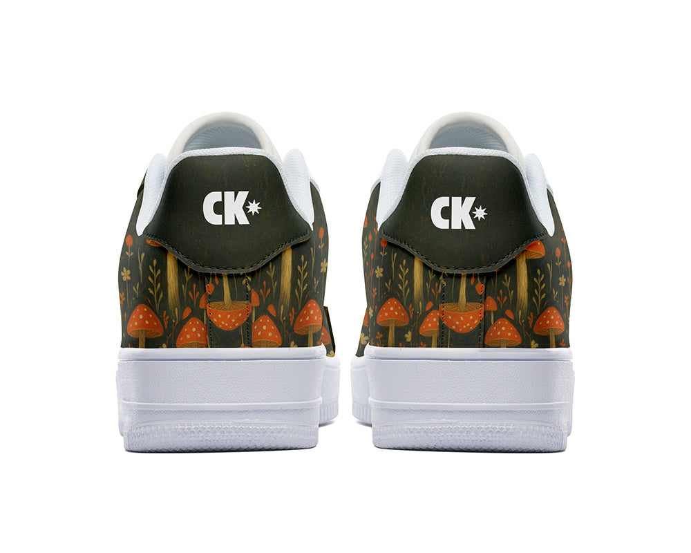 Toadstool Sneakers: Red Toadstool Mushroom Pattern Court Sneakers