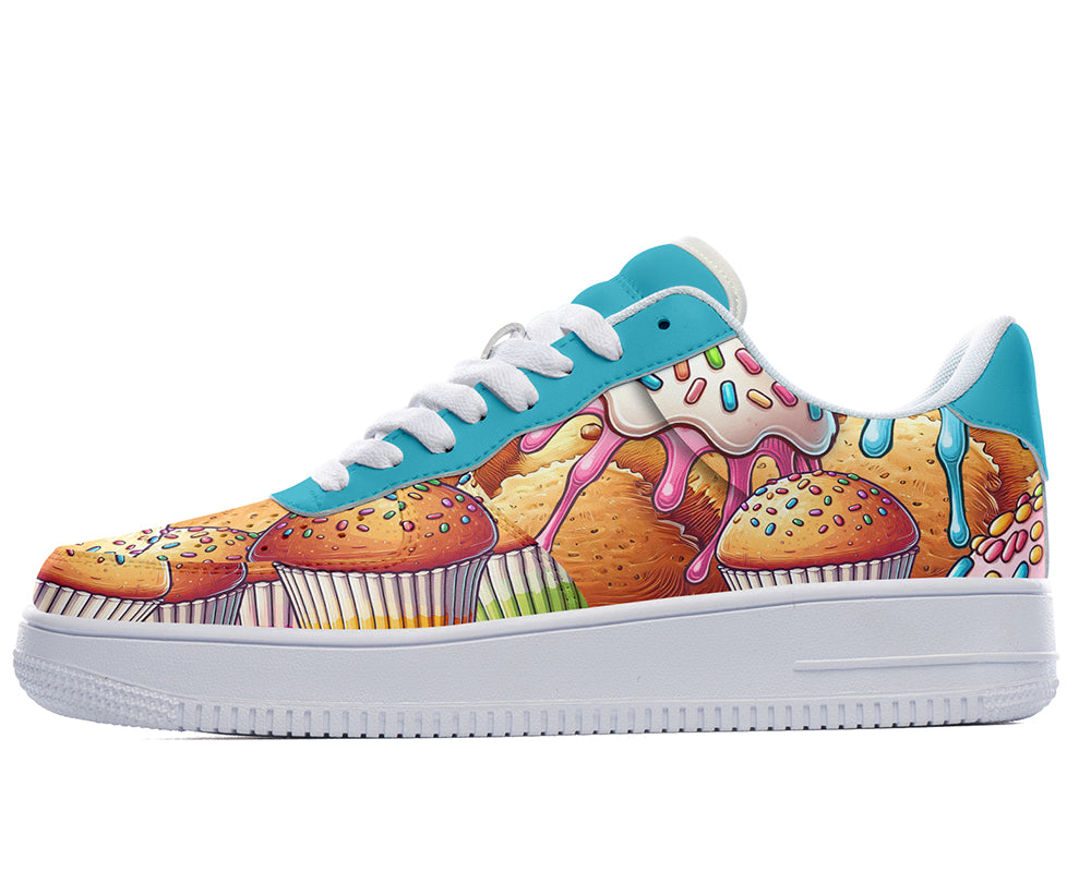 Cupcake Sneakers: Cupcake Pattern Court Sneakers