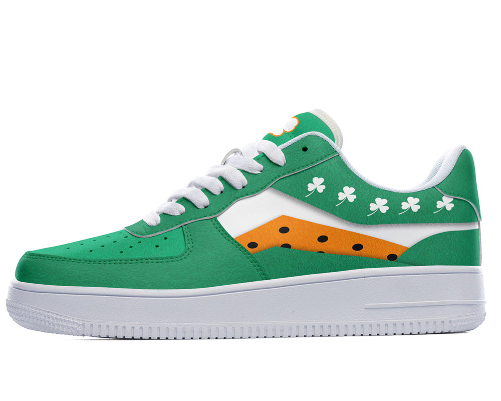 Saint Patrick Sneakers: Shamrock Pattern Court Sneakers