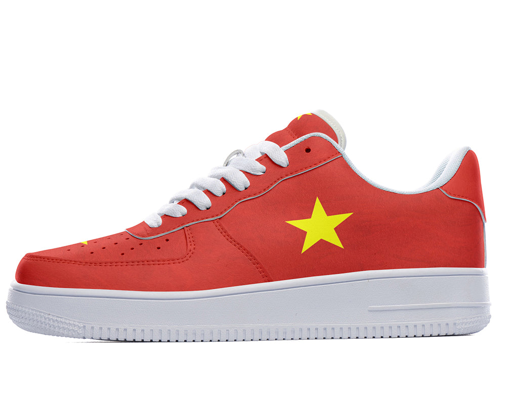 Vietnam Flag Sneakers: Vietnam Flag Pattern Court Sneakers