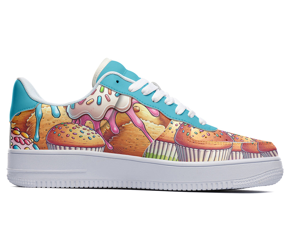 Cupcake Sneakers: Cupcake Pattern Court Sneakers