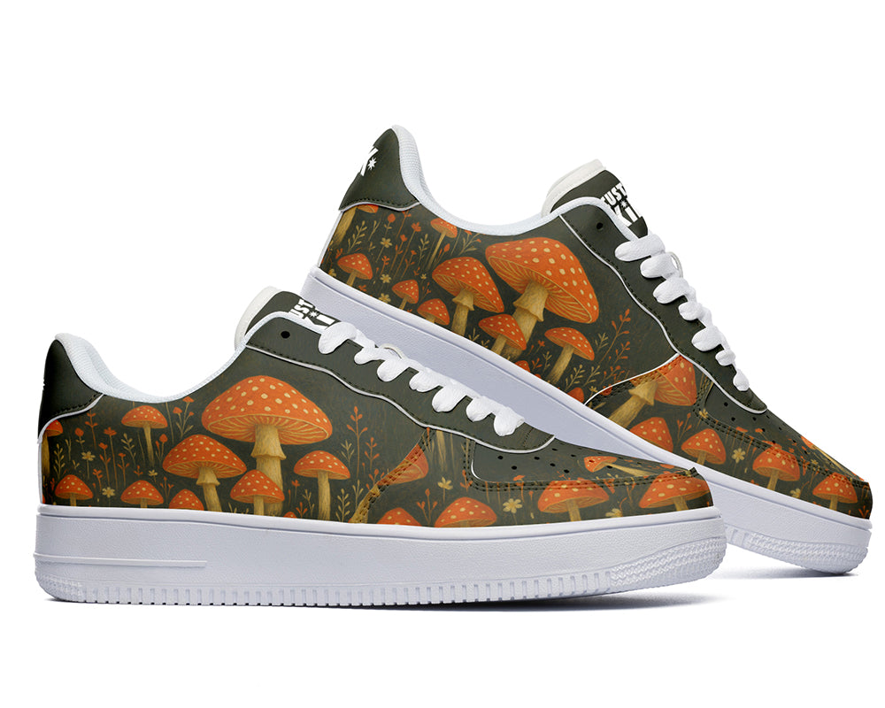 Toadstool Sneakers: Red Toadstool Mushroom Pattern Court Sneakers