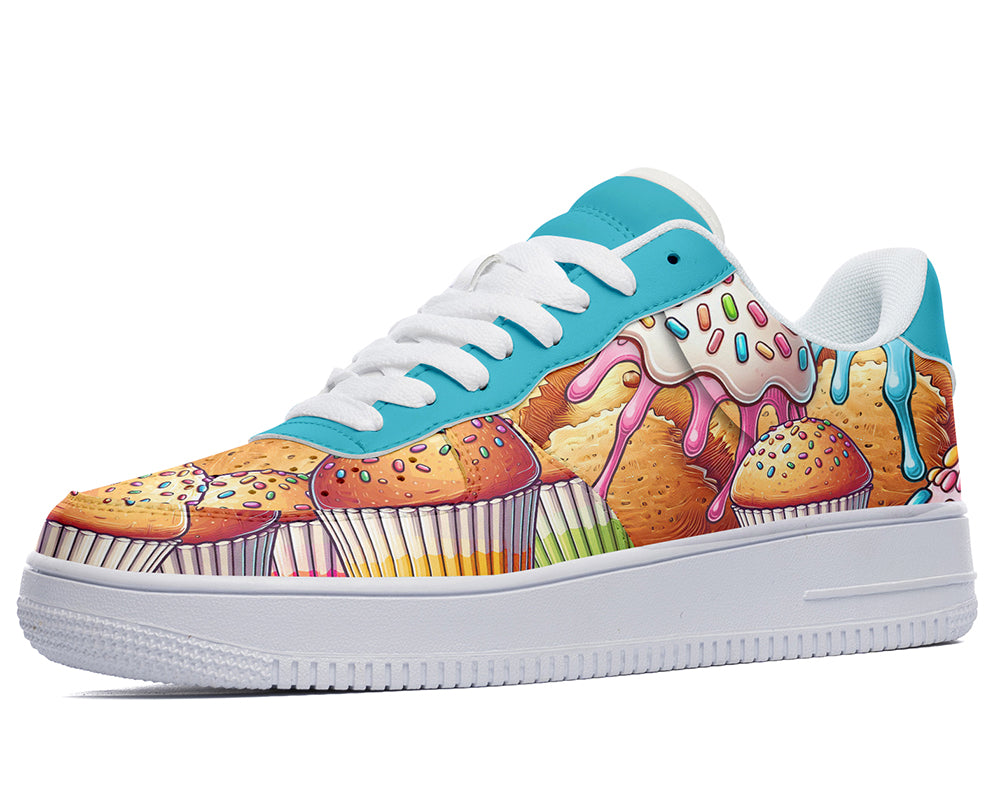 Cupcake Sneakers: Cupcake Pattern Court Sneakers