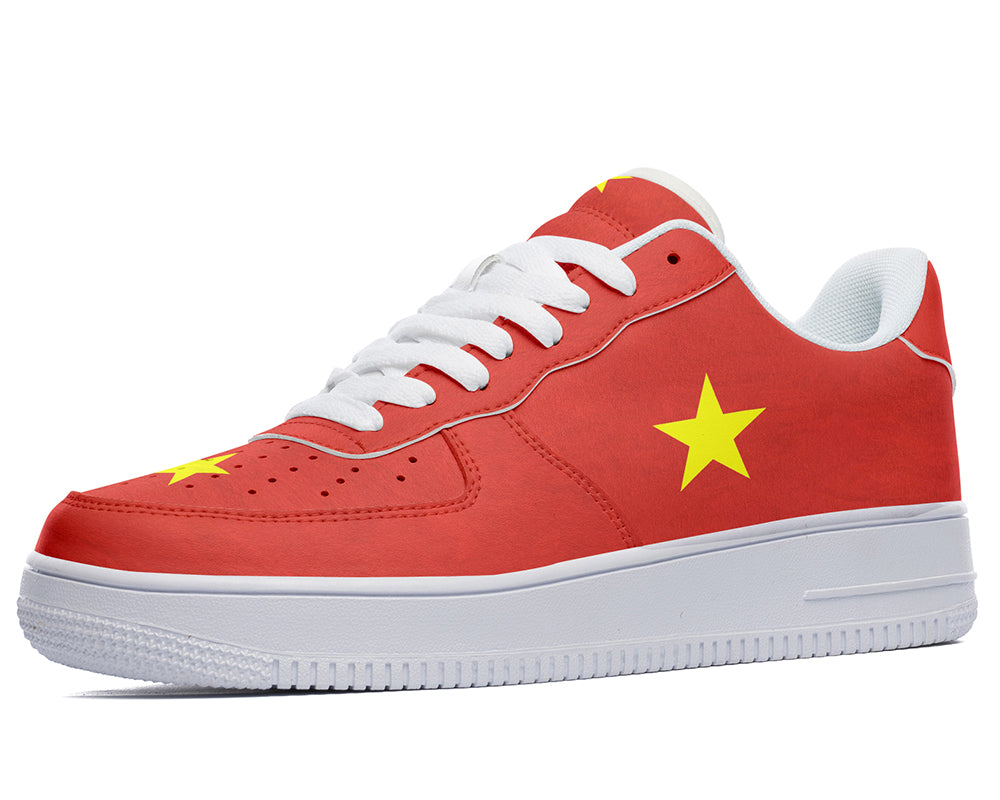 Vietnam Flag Sneakers: Vietnam Flag Pattern Court Sneakers
