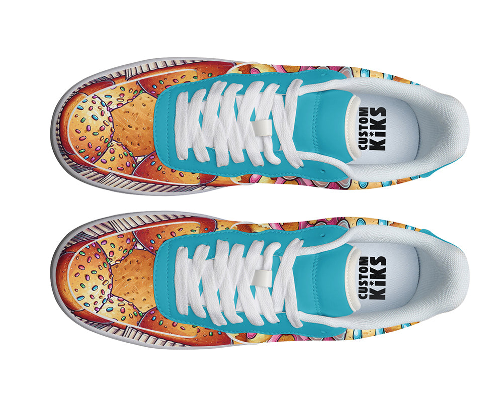 Cupcake Sneakers: Cupcake Pattern Court Sneakers