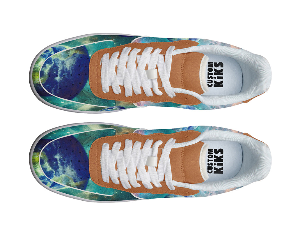Planet Earth Sneakers: Planet Earth Pattern Court Sneakers