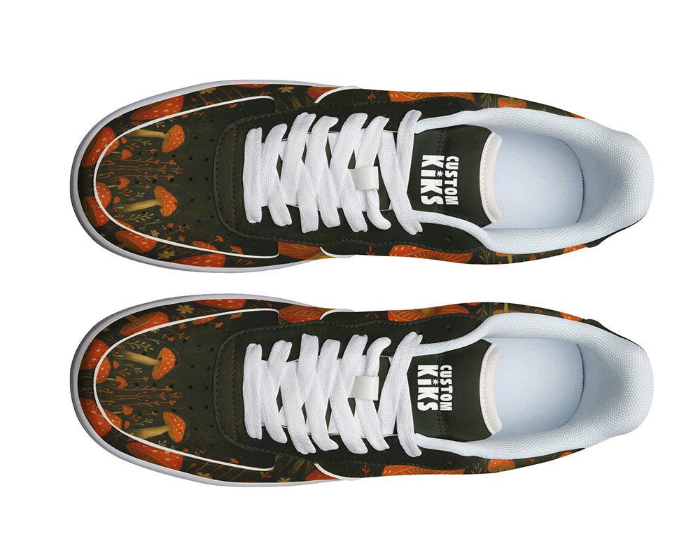 Toadstool Sneakers: Red Toadstool Mushroom Pattern Court Sneakers