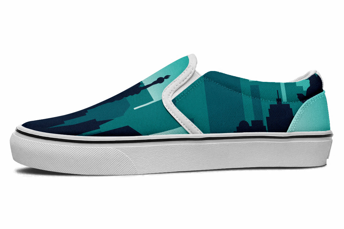 New York Sneakers: New York Skyline Pattern Slip On Sneakers