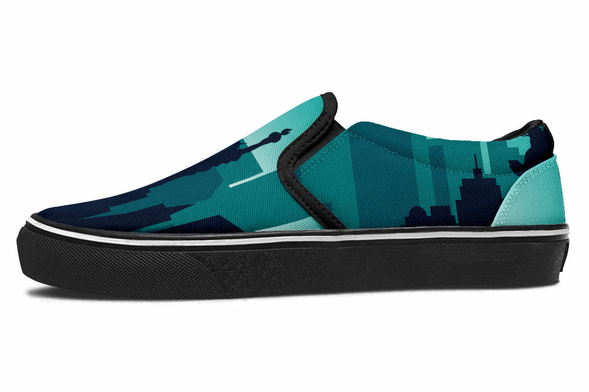 New York Sneakers: New York Skyline Pattern Slip On Sneakers