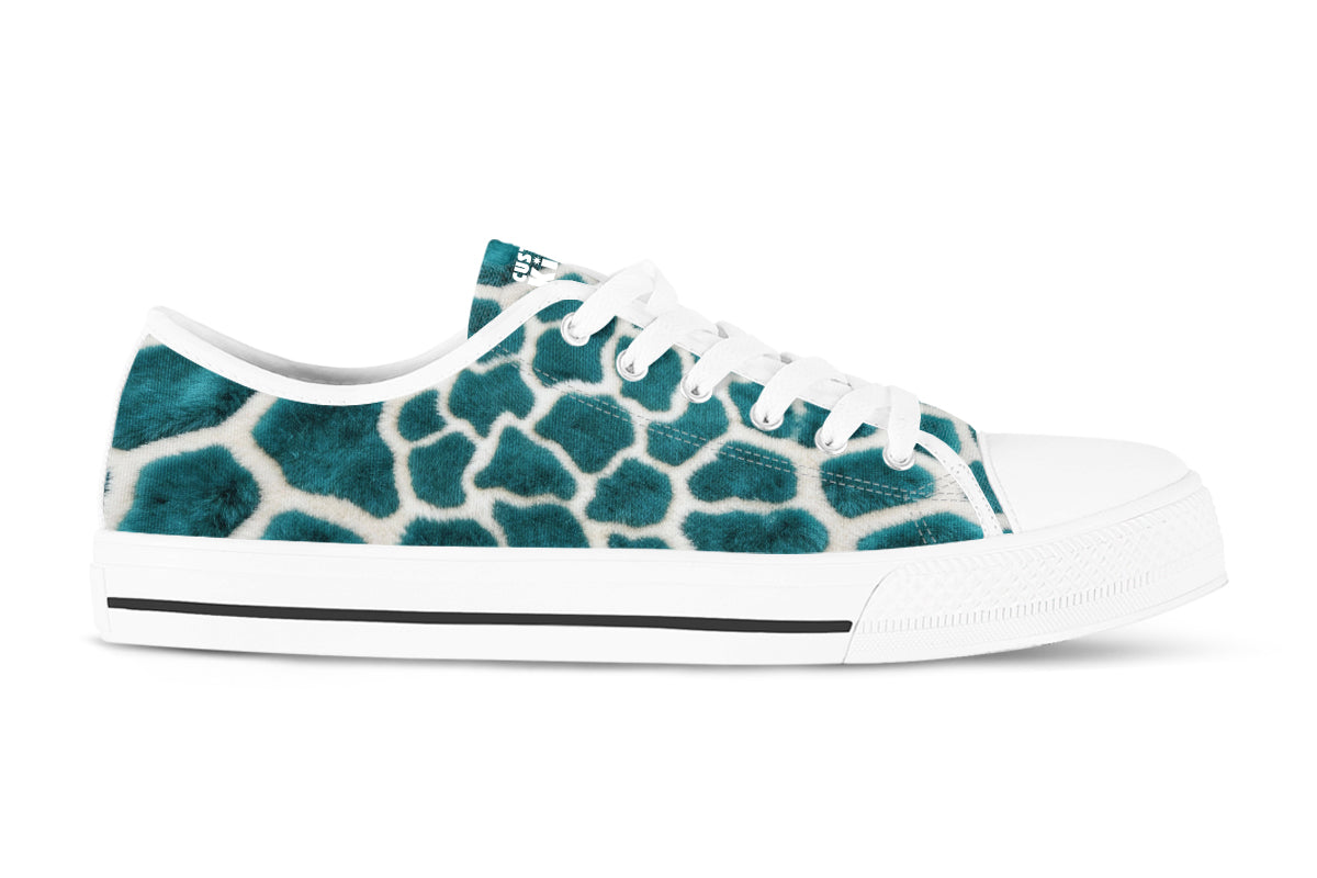 Giraffe Print Sneakers: Teal Giraffe Print Pattern Low Top Sneakers