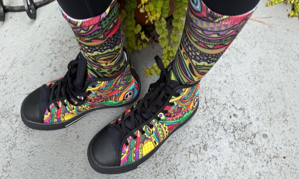 Peace of Color Sneakers: Peace Sign Pattern High Top Sneakers
